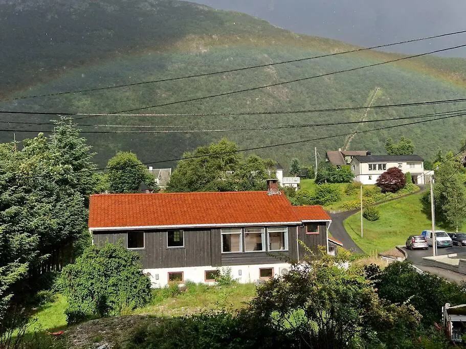 Cosy Ground Floor Apartment With Three Bedrooms Bergen